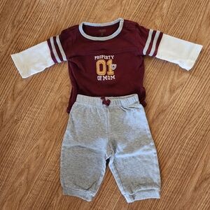 Carter's long sleeve onesie and grey pant 2 piece outfit Size 6 mo